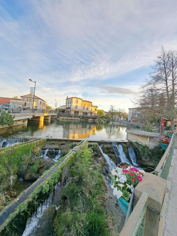 Le Studio De La Place Chalier LʼIsle-sur-la-Sorgue Dış mekan fotoğraf